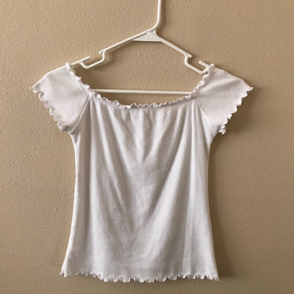 🚫SOLD🚫Off the shoulder ruffled top